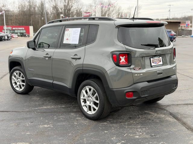 Used 2022 Jeep Renegade Latitude image 3