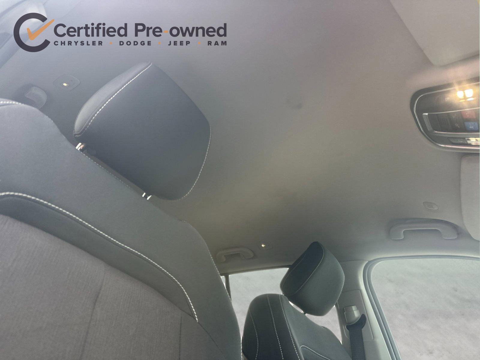 Used 2023 Jeep Grand Cherokee Laredo AWD/4WD image 18