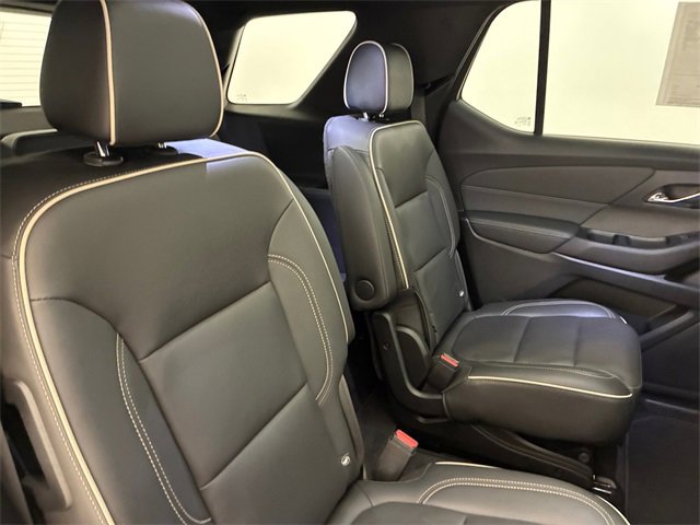 Used 2023 Chevrolet Traverse Premier image 16