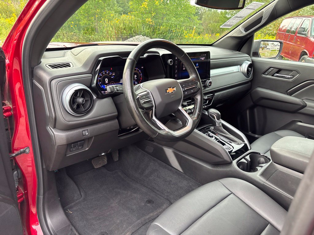 Used 2024 Chevrolet Colorado LT w/ LT Convenience Package III AWD/4WD image 9