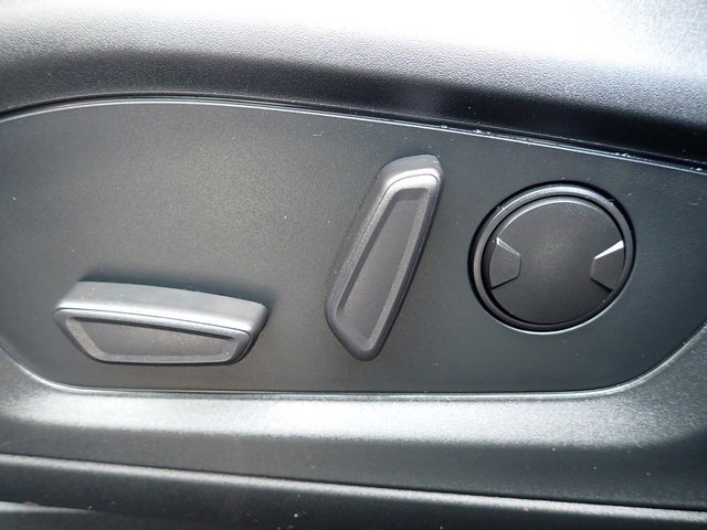 Used 2023 Ford Explorer XLT image 22