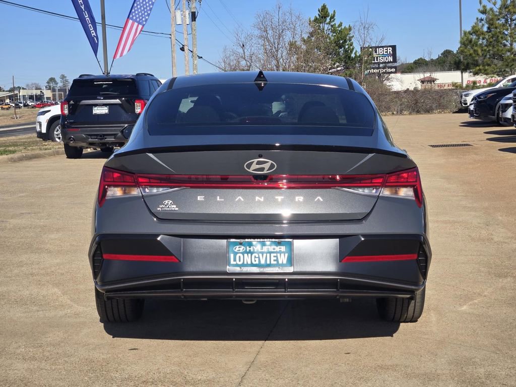 Used 2026 Hyundai Elantra Sport image 5