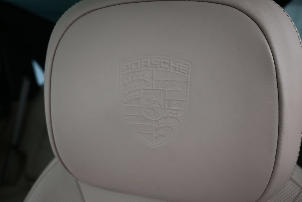 Certified 2023 Porsche Cayenne Platinum Edition AWD/4WD image 10