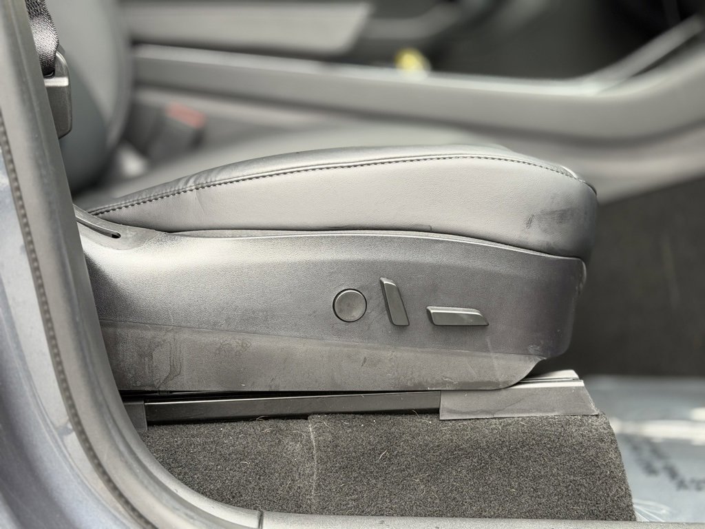 Used 2020 Tesla Model Y Long Range image 37