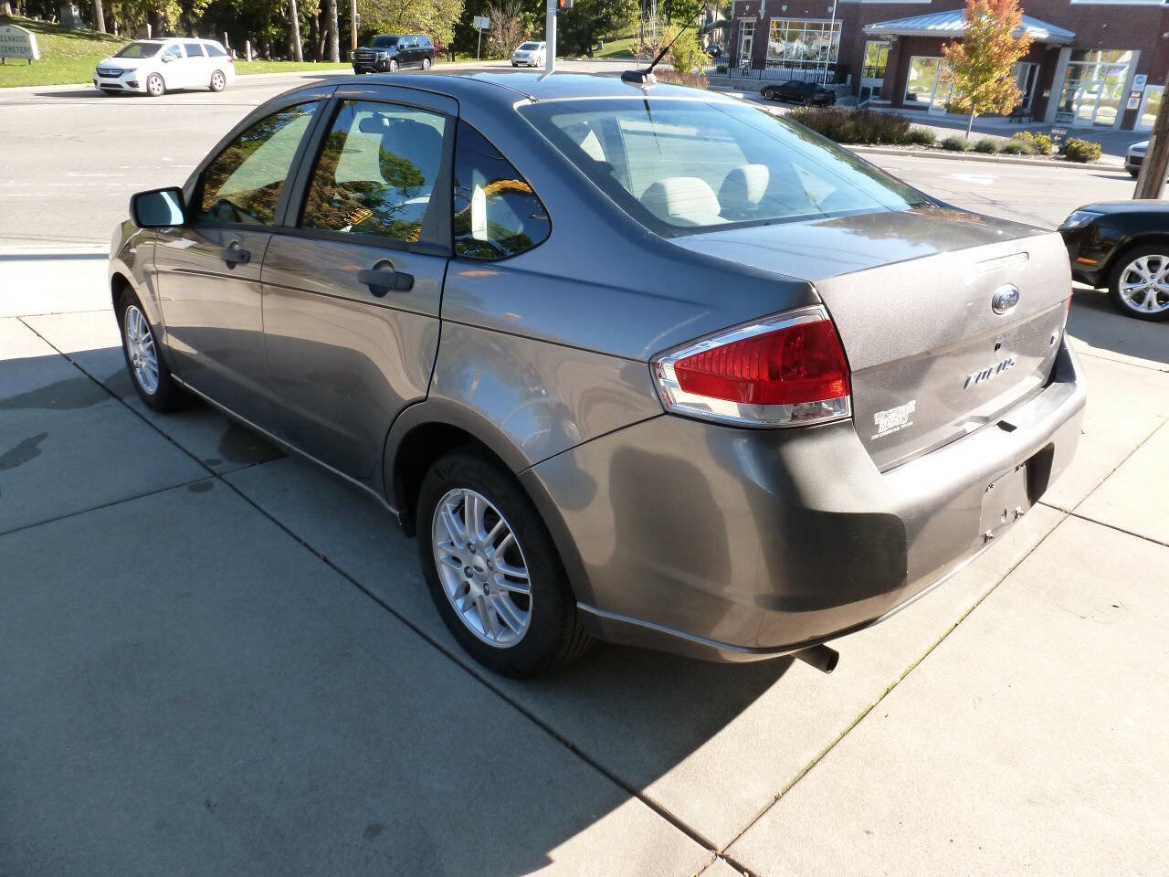 Used 2009 Ford Focus SE image 3