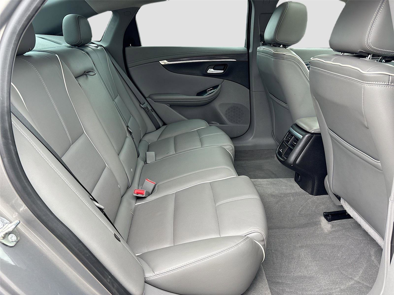 Used 2018 Chevrolet Impala Premier w/ Premier Confidence Package image 29