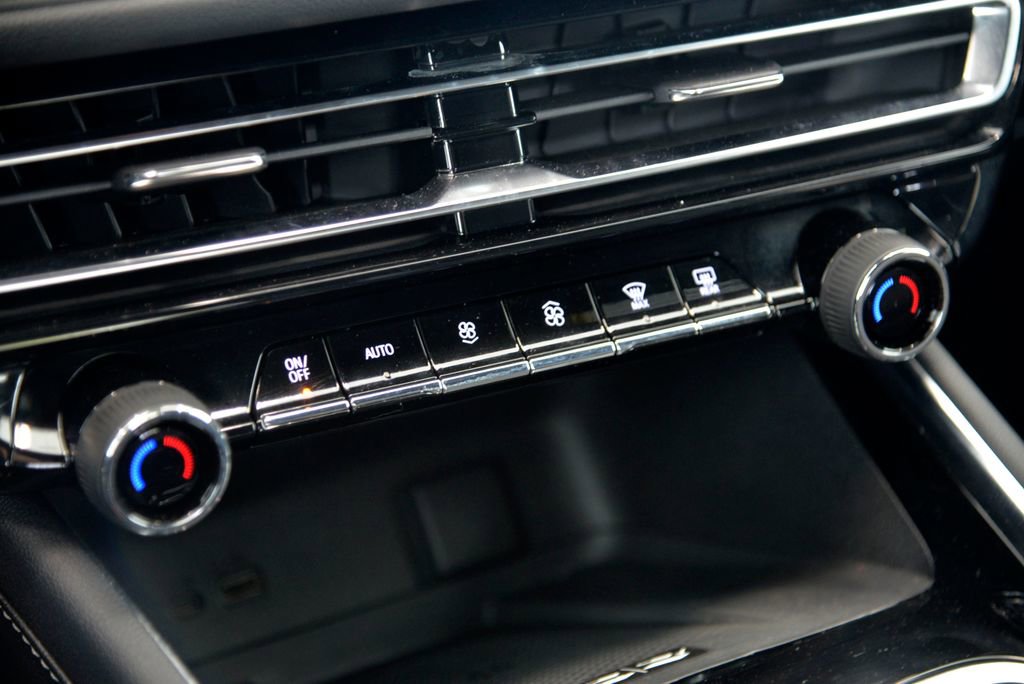 Used 2025 Chevrolet Traverse LT AWD/4WD image 24