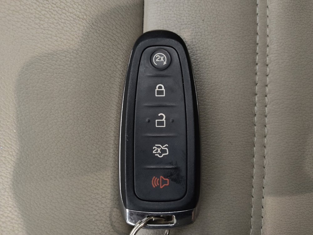 Used 2018 Ford Escape Titanium w/ Ford Safe & Smart Package image 32