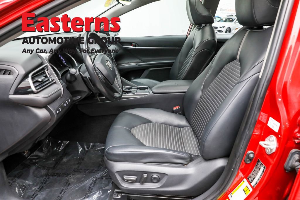 Used 2021 Toyota Camry SE w/ Cold Weather Package image 14