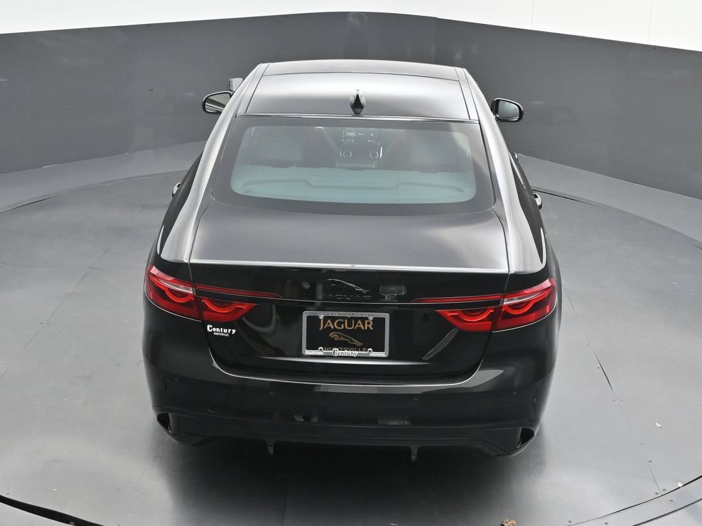 Certified 2024 Jaguar XF R-Dynamic SE AWD/4WD image 34