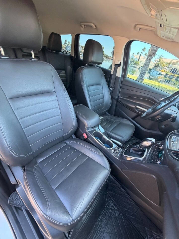 Used 2014 Ford Escape Titanium w/ Equipment Group 401A FWD image 4