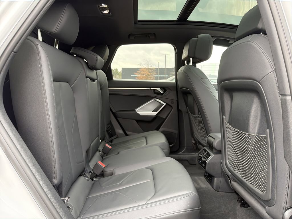 Used 2025 Audi Q3 2.0T Premium image 17