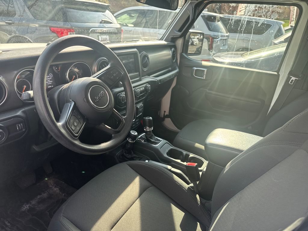 Used 2023 Jeep Wrangler Unlimited Sport AWD/4WD image 8