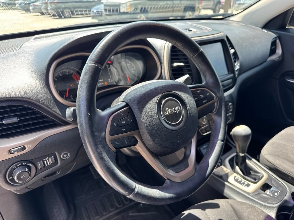 Used 2016 Jeep Cherokee 75th Anniversary FWD image 9