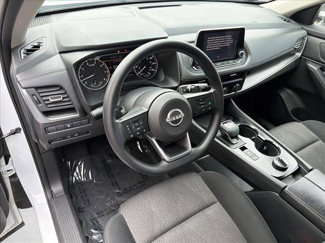 Used 2024 Nissan Rogue SV image 13