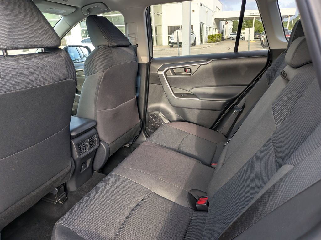 Used 2025 Toyota RAV4 LE AWD/4WD image 17