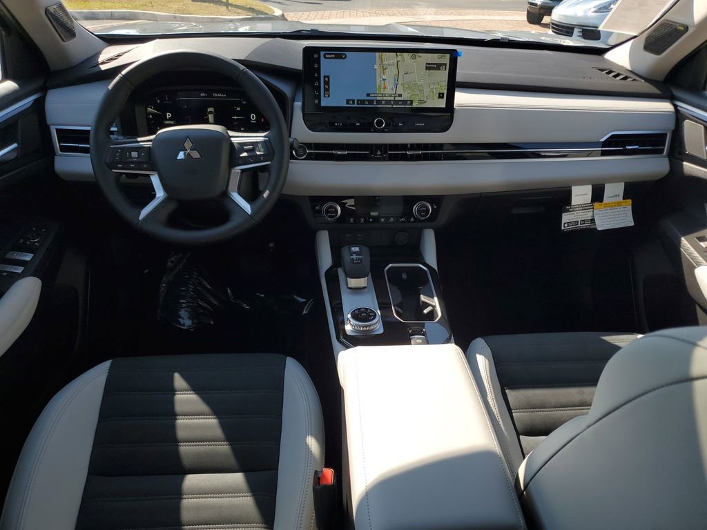 New 2026 Mitsubishi Outlander SE image 16