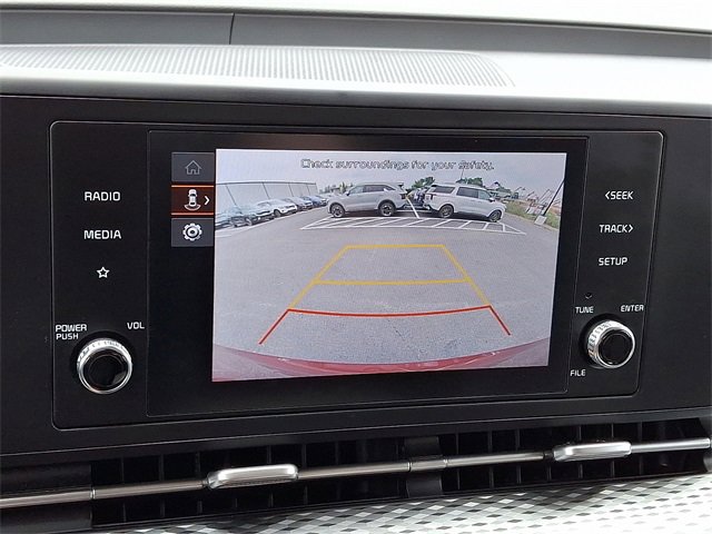 Used 2024 Kia Carnival LX image 18