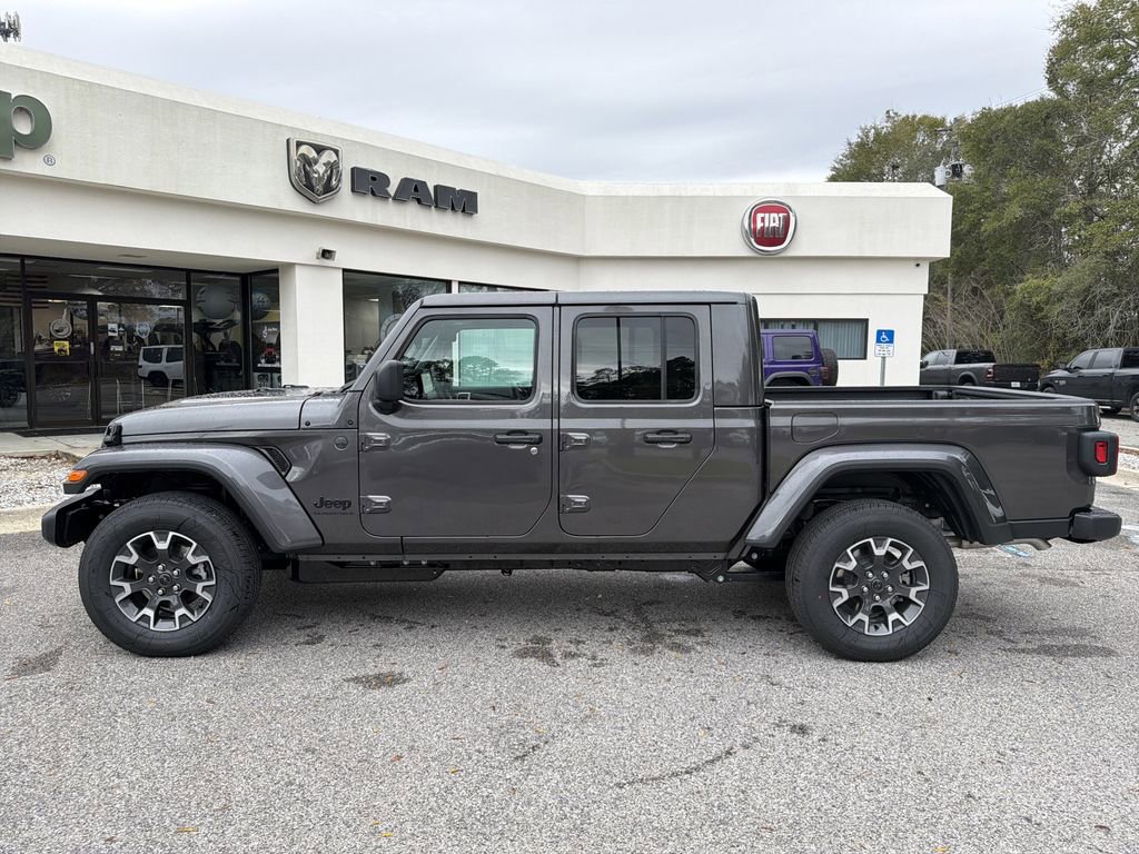 New 2026 Jeep Gladiator Sahara image 8