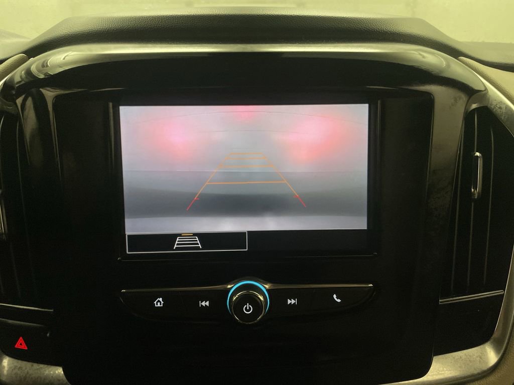 Used 2023 Chevrolet Traverse LS image 8