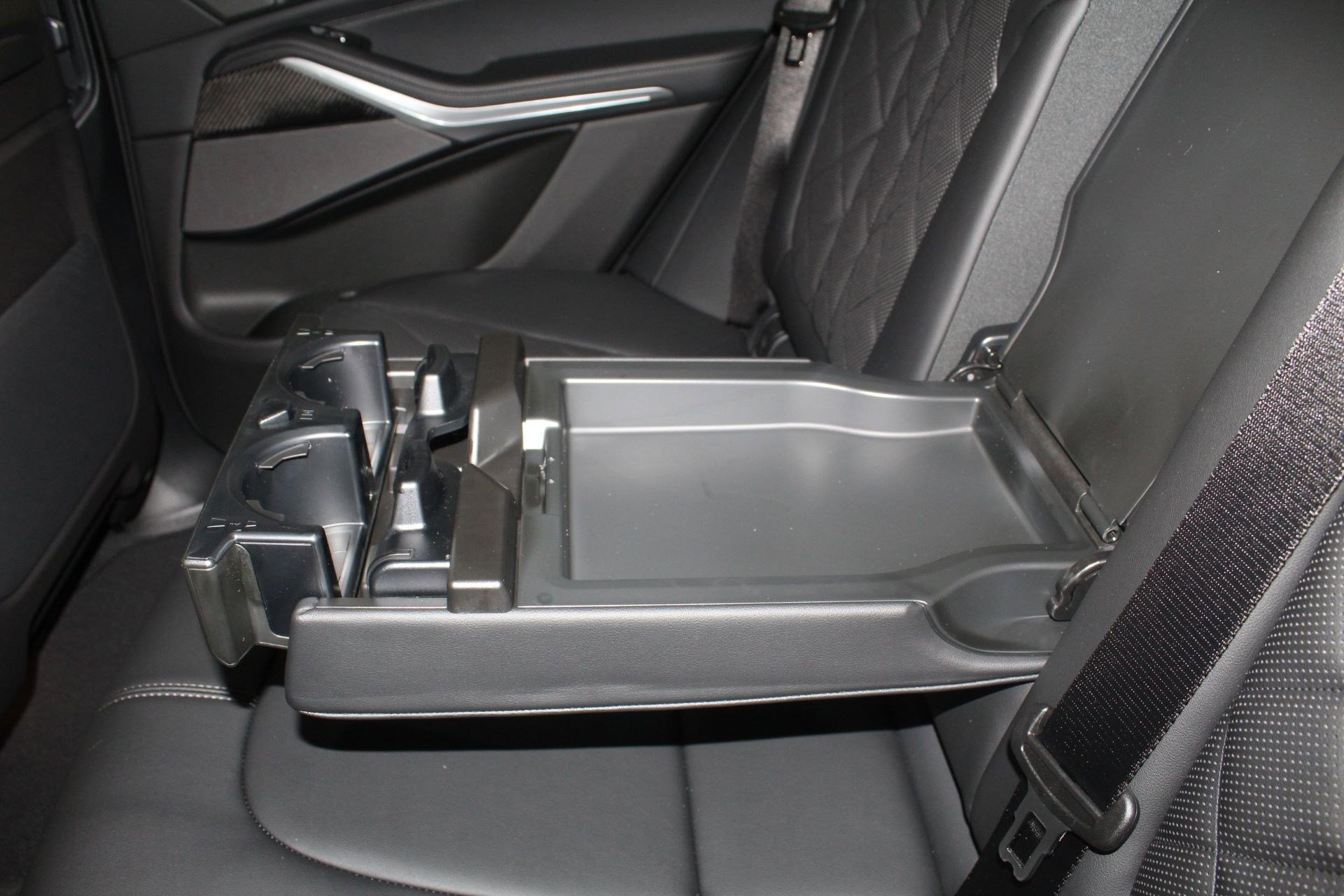 New 2026 BMW X5 M60i image 16