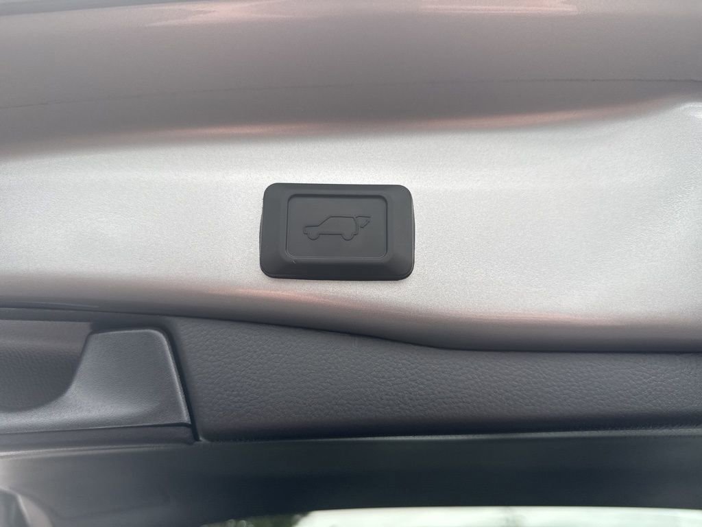 Used 2024 Toyota RAV4 XLE w/ Convenience Package image 28