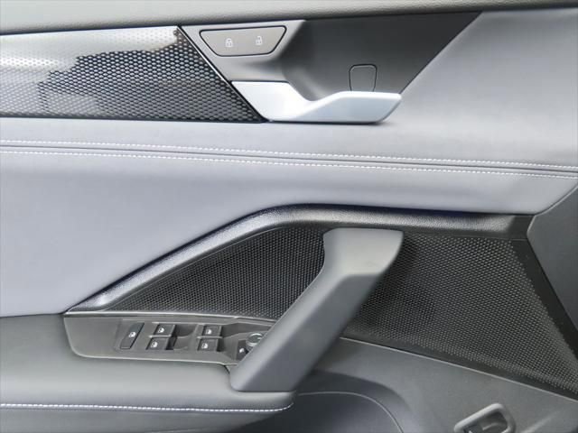 New 2026 Volkswagen Tiguan SE image 21