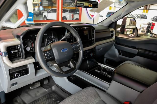 Used 2023 Ford F350 XLT w/ FX4 Off-Road Package AWD/4WD image 5