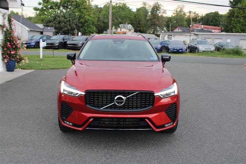 Used 2024 Volvo XC60 B5 Plus w/ Climate Package AWD/4WD image 3