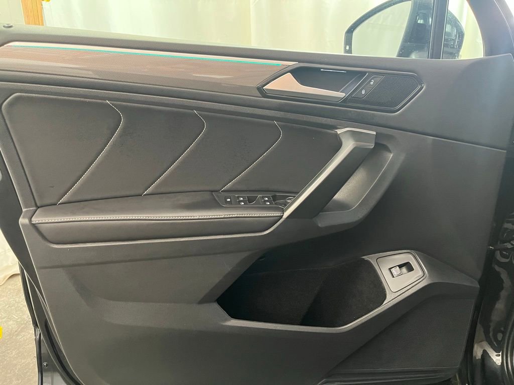 Certified 2024 Volkswagen Tiguan SE R-Line FWD image 10