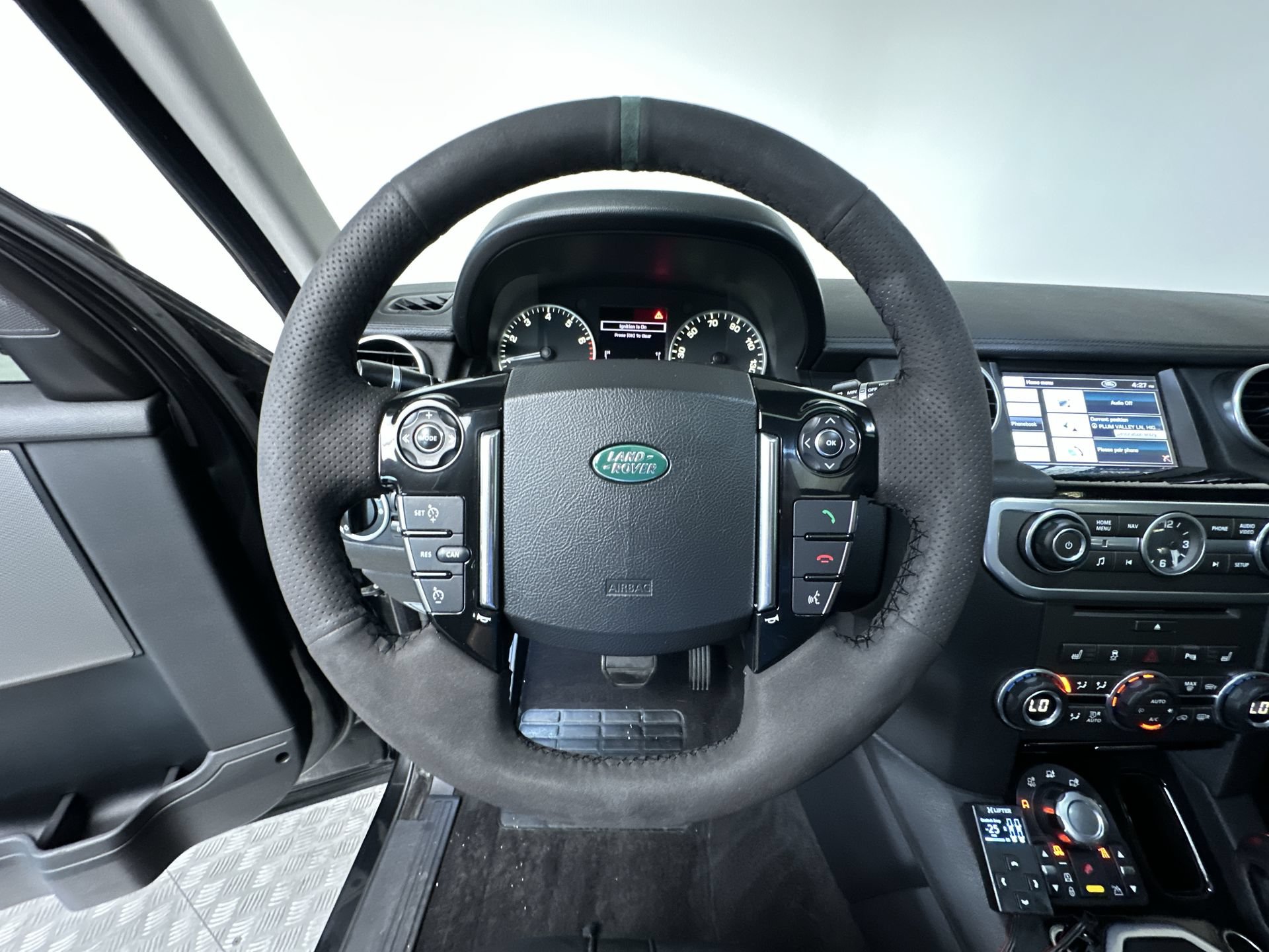 Used 2013 Land Rover LR4 HSE AWD/4WD image 16
