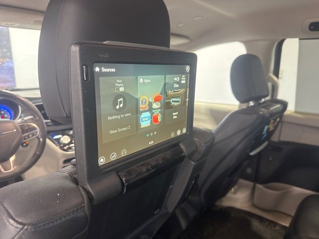 Used 2020 Chrysler Pacifica Touring-L Plus w/ Tire & Wheel Group image 16