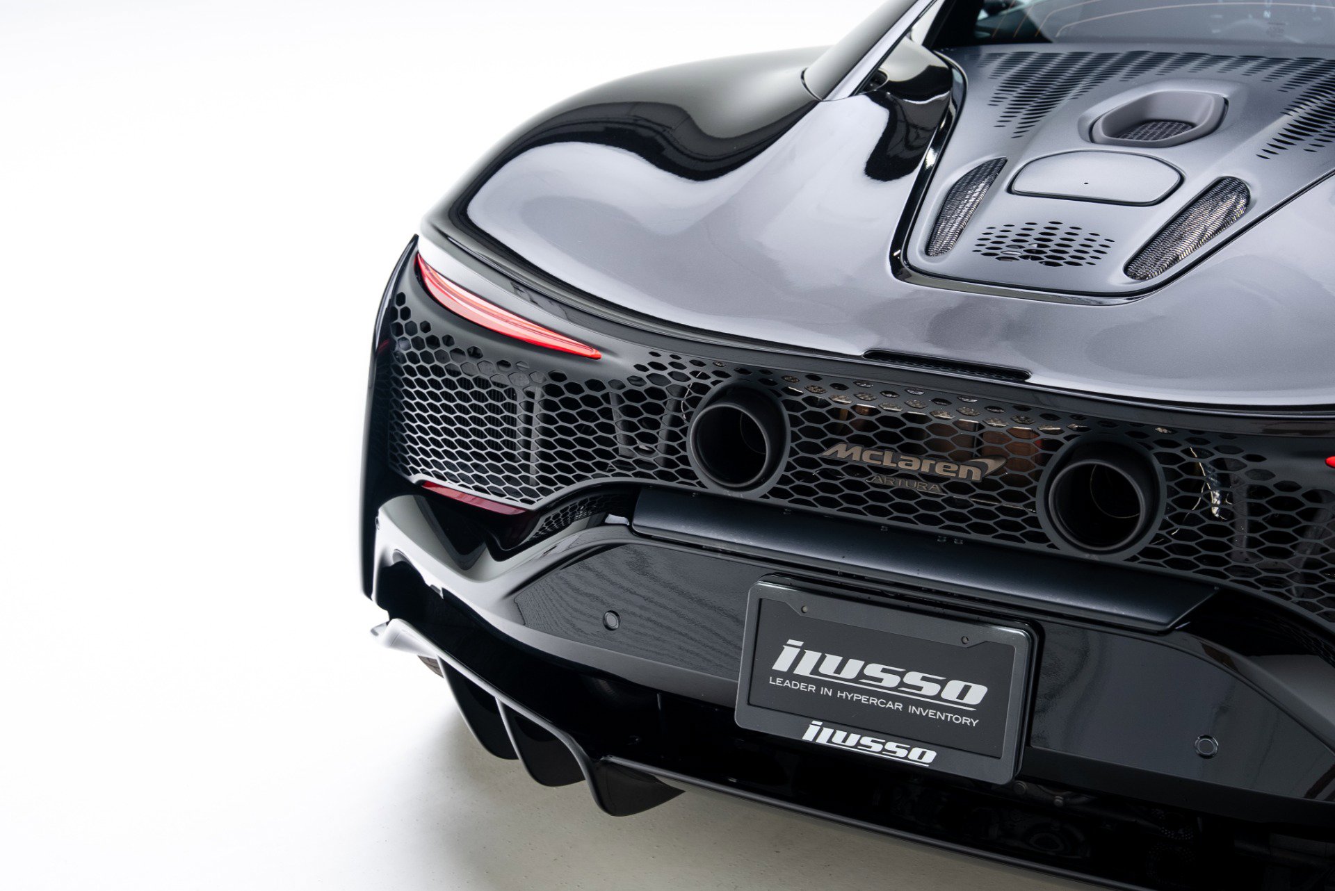 Used 2026 McLaren Artura image 23