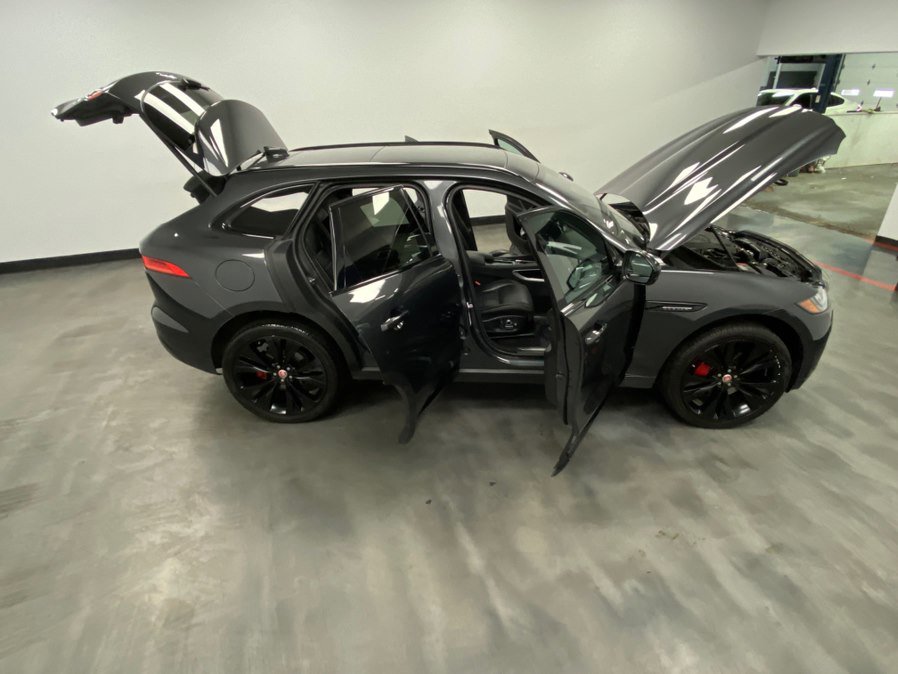 Used 2019 Jaguar F-PACE S image 55