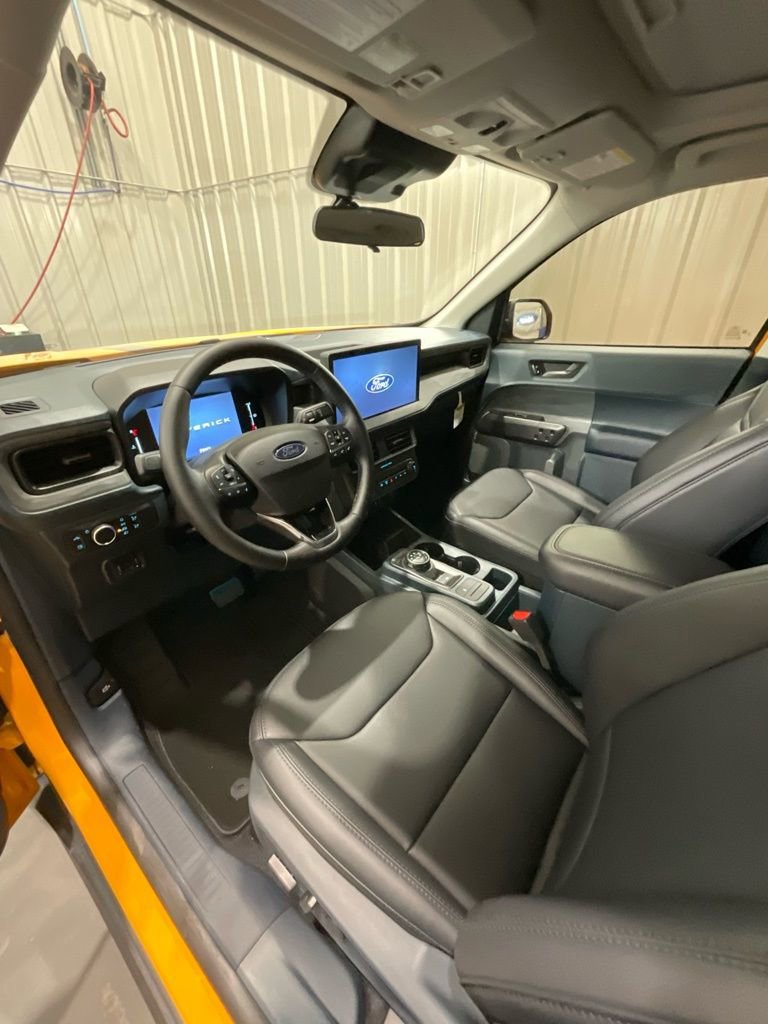 New 2026 Ford Maverick Lariat w/ Black Appearance Package image 9