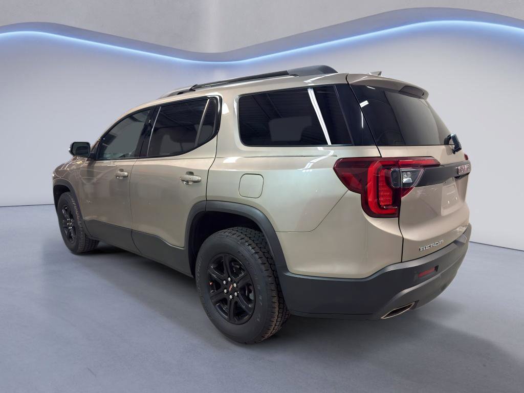 Used 2022 GMC Acadia AT4 w/ Technology Package AWD/4WD image 4
