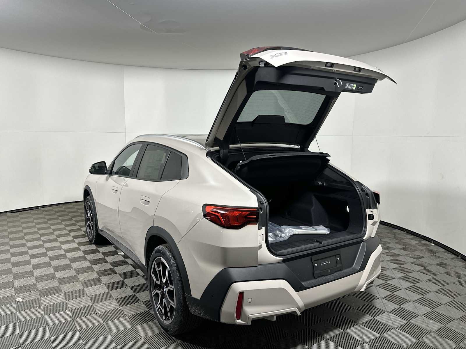 New 2026 BMW X2 xDrive28i w/ Convenience Package AWD/4WD image 20