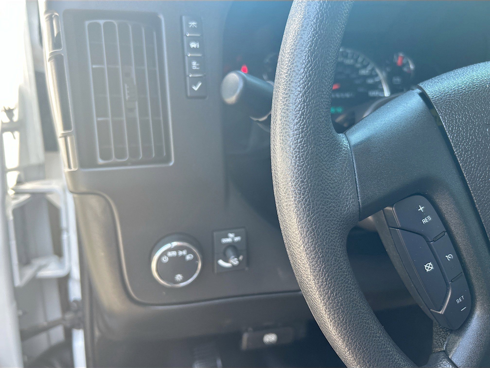 Used 2019 GMC Savana 2500 w/ Driver Convenience Package image 10