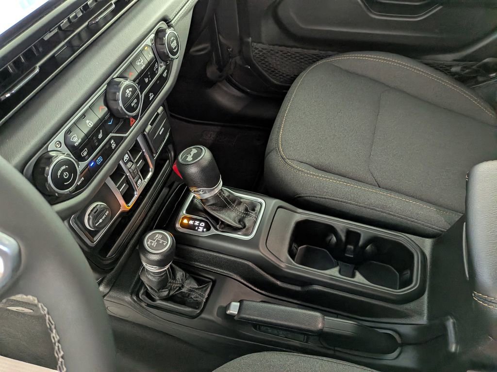 Certified 2025 Jeep Wrangler Unlimited Sahara image 28