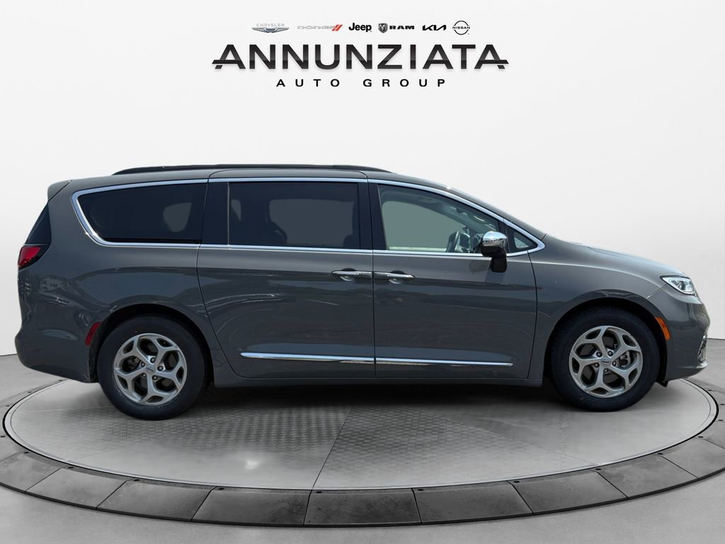 Certified 2023 Chrysler Pacifica Limited image 6