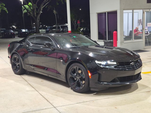 Used 2023 Chevrolet Camaro LT RWD image 3