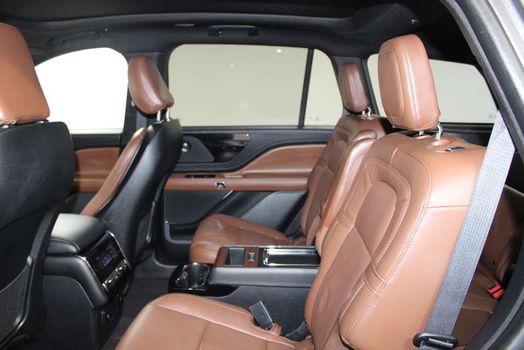 Used 2022 Lincoln Aviator Reserve w/ Equipment Group 201A AWD/4WD image 24