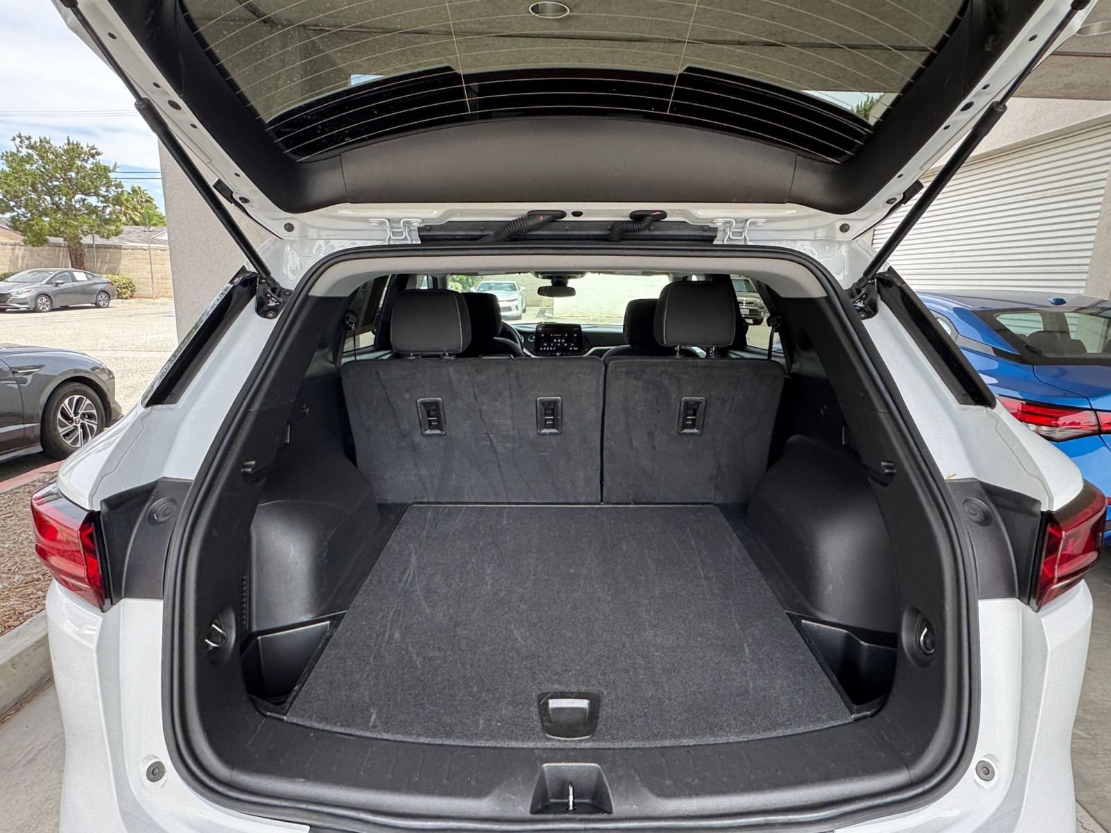 Used 2025 Chevrolet Blazer LT FWD image 33