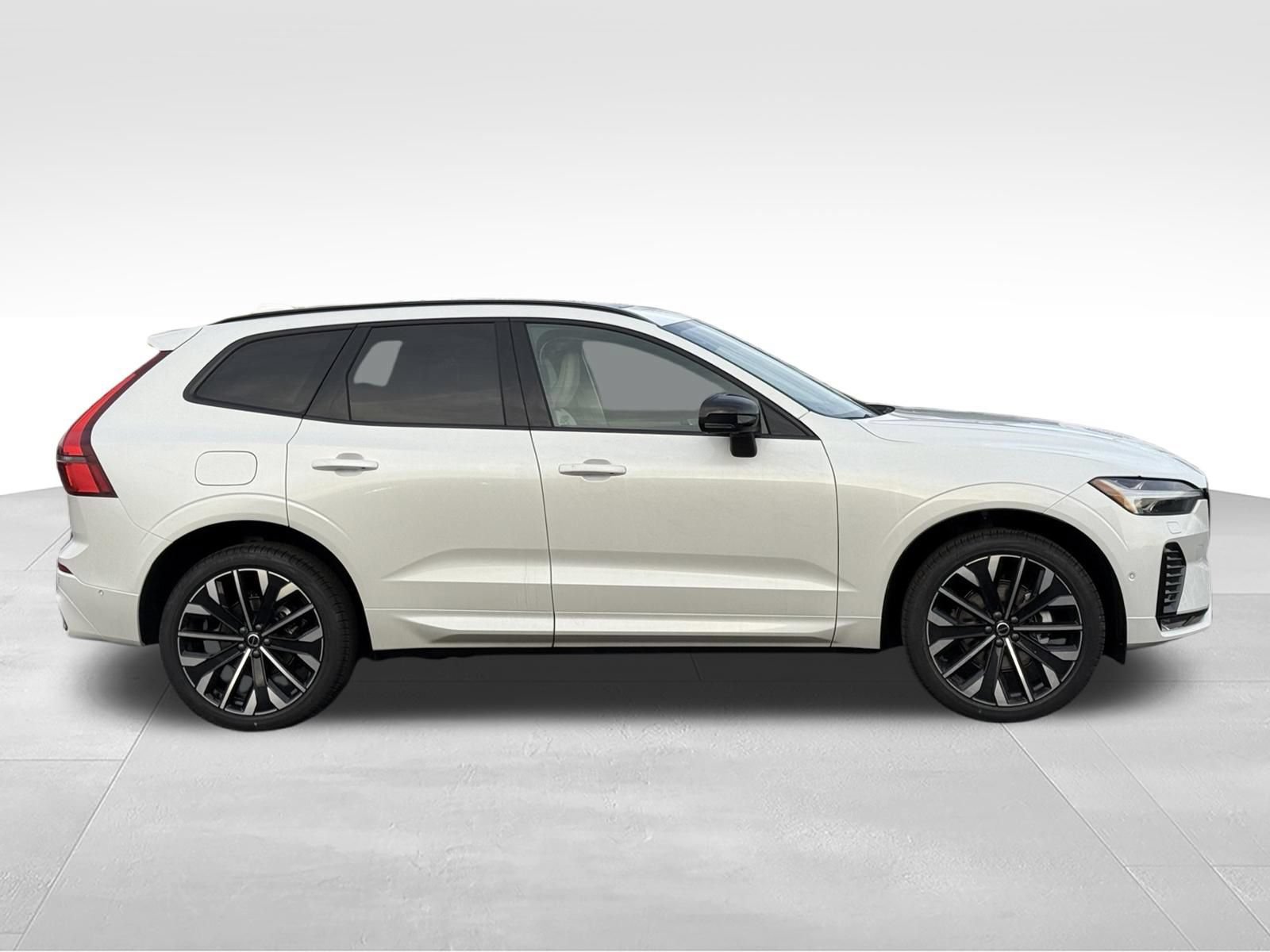 New 2026 Volvo XC60 B5 Ultra w/ Protection Package Premier AWD/4WD image 7
