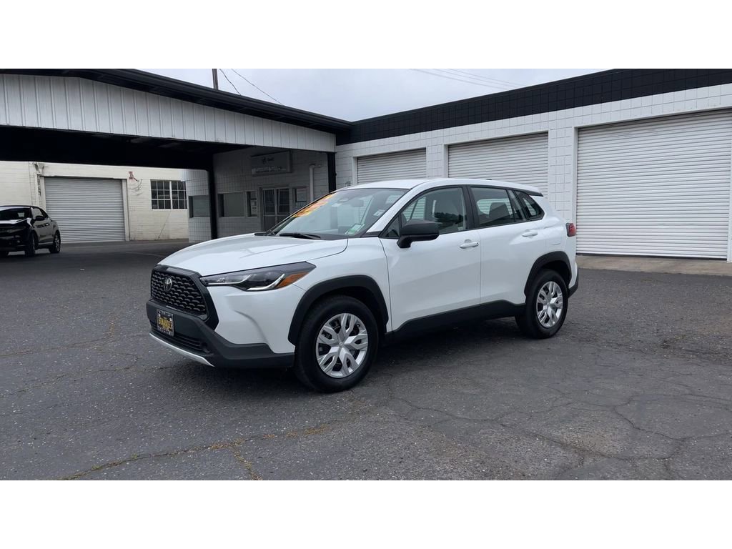 Used 2024 Toyota Corolla Cross L image 7