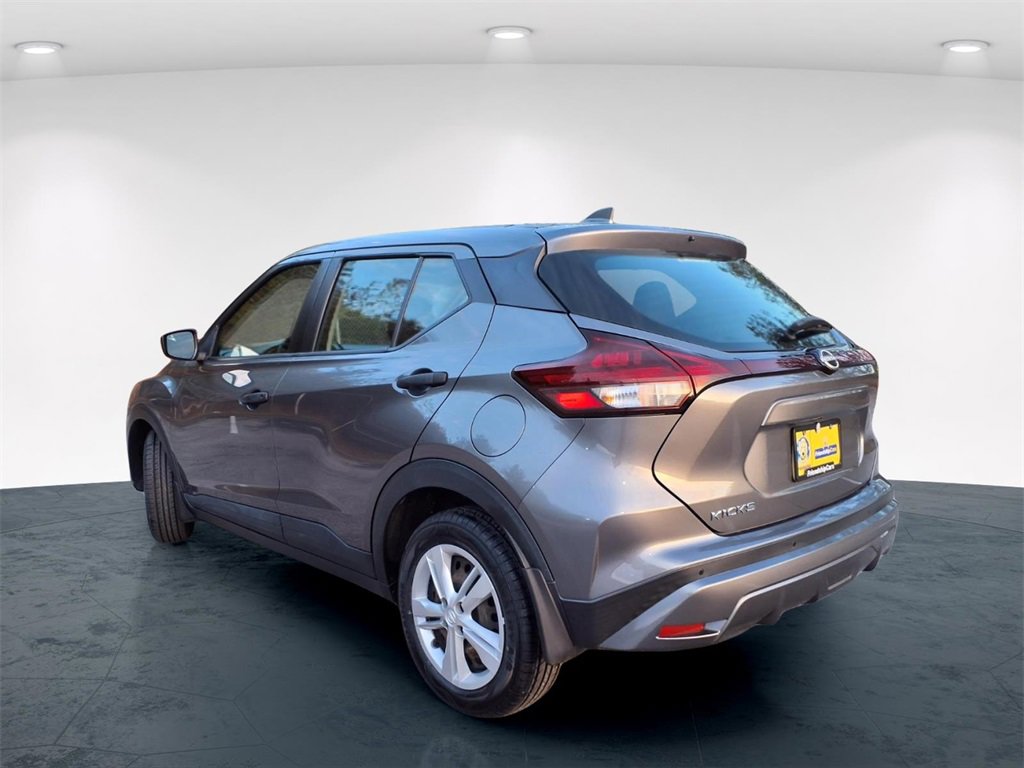 Used 2022 Nissan Kicks S image 11