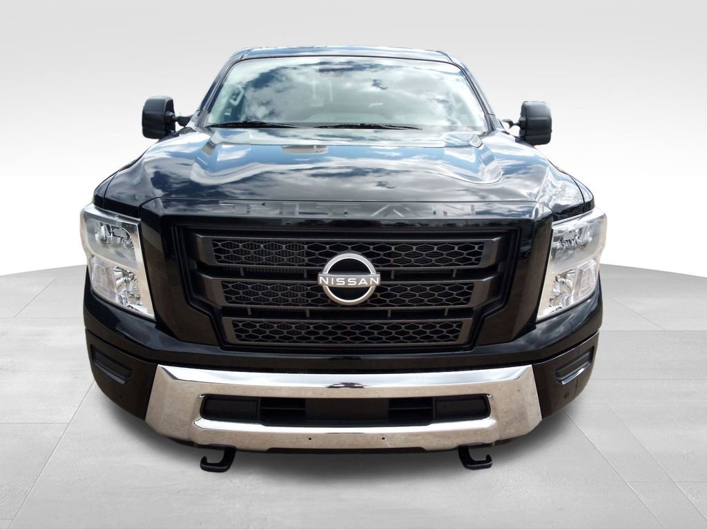 Certified 2024 Nissan Titan SV w/ SV Convenience Package image 11