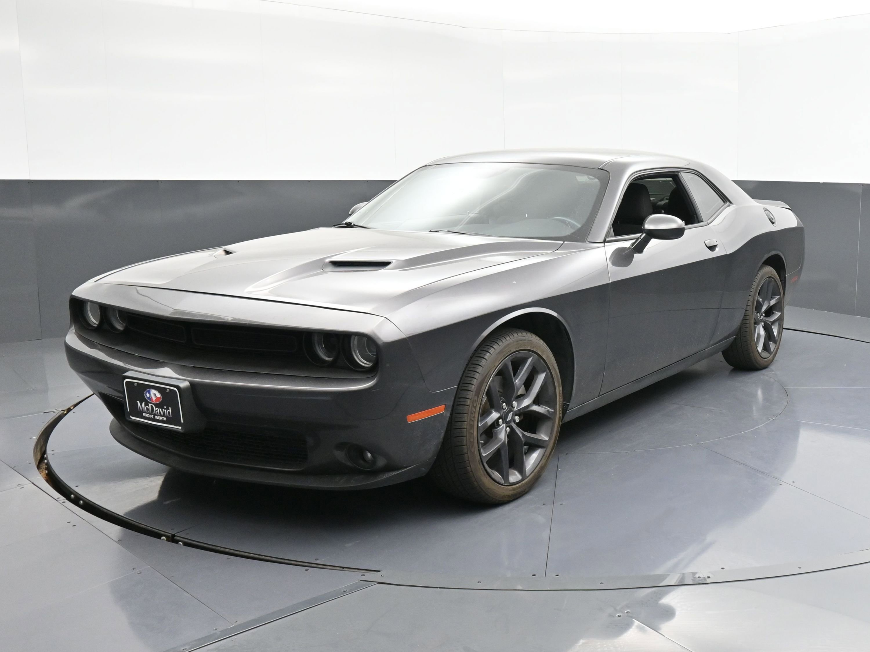 Used 2023 Dodge Challenger SXT w/ Blacktop Package image 4