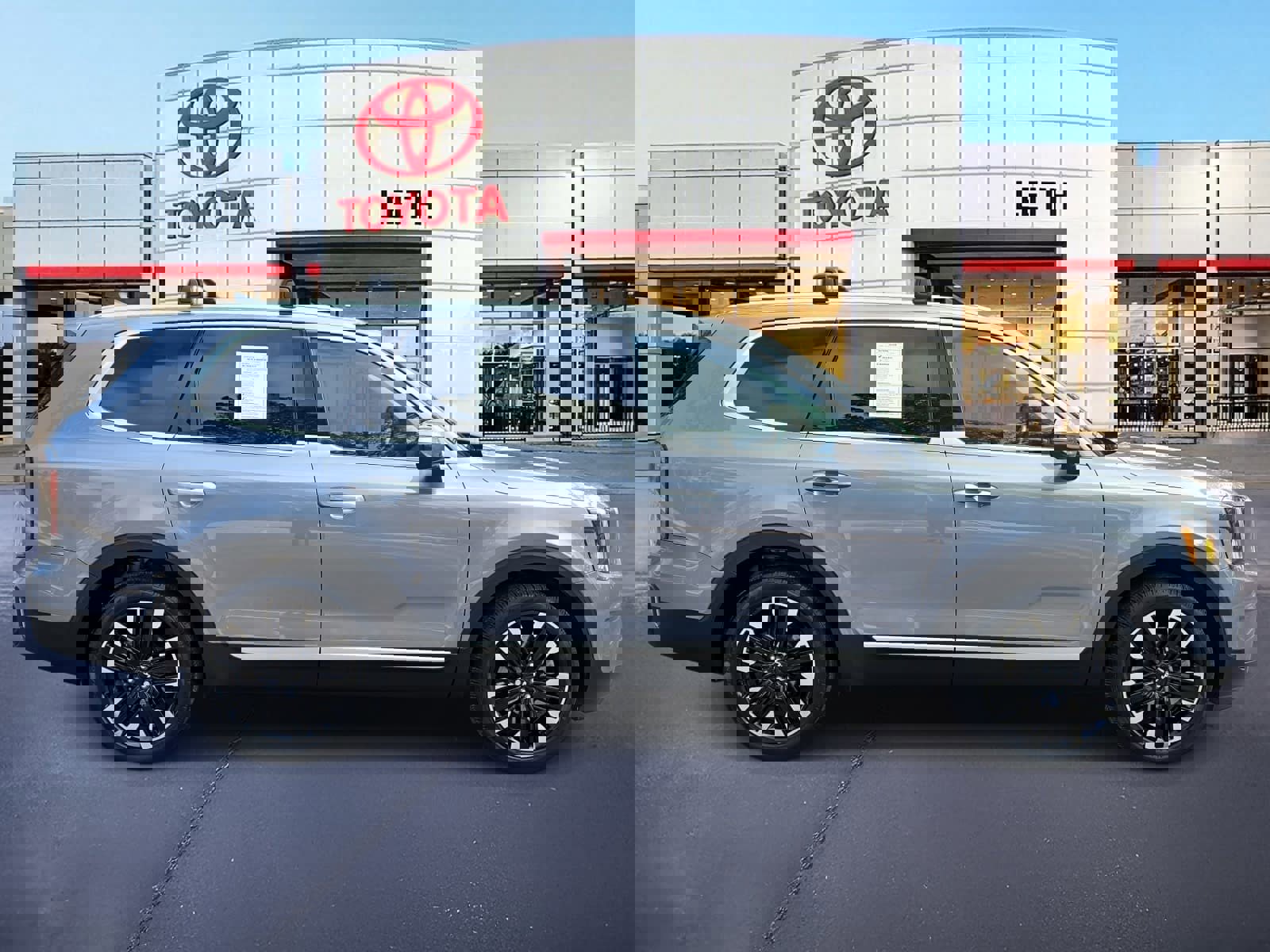 Used 2024 Kia Telluride SX image 4