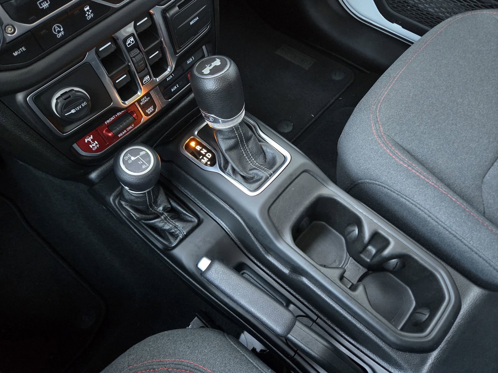 Used 2024 Jeep Wrangler Unlimited Rubicon image 16